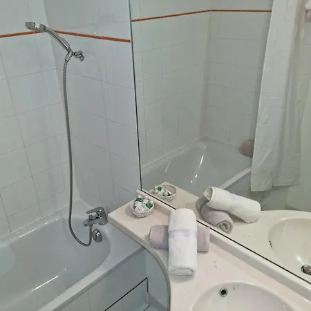 Hotell Le Pradet Vacqueyras